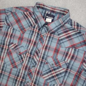 Wrangler Blue and Red Plaid Casual Button Down Shirt